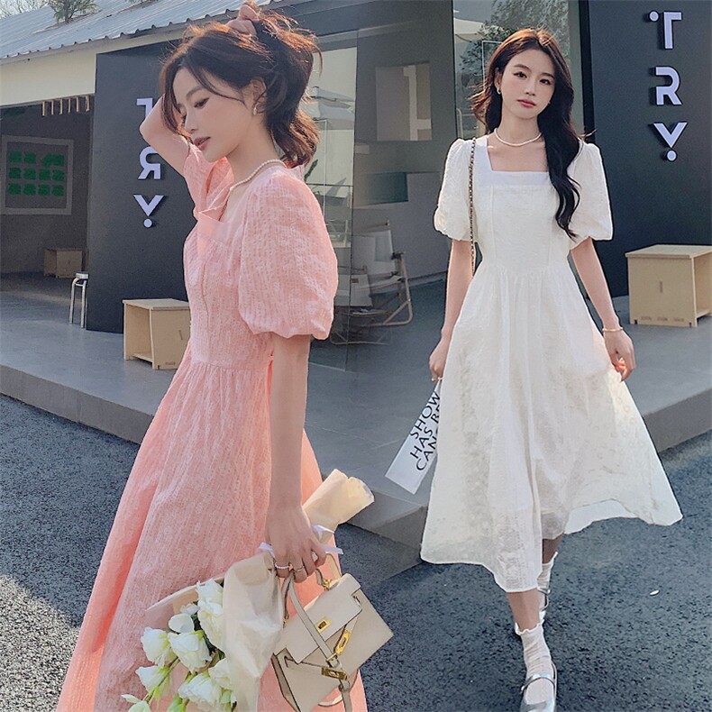 甜美可爱粉色连衣裙女夏季2025新款韩系方领肌理感泡泡袖长裙子,女装连衣裙,韩蜜菓