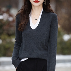假两件百搭衫女宽松气质时尚精纺抽条深V领羊毛小众上衣拼色，女装羊毛衫，片语羊绒