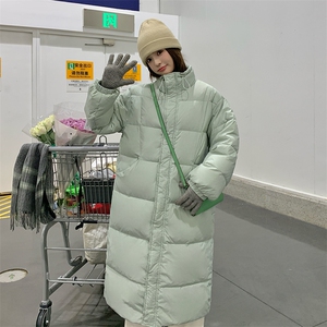 时尚保暖女款长款羽绒服 轻薄显瘦 冬季必备单品图片