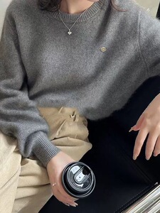 新款女装圆领百搭宽松羊毛衫羊毛时尚保暖上衣