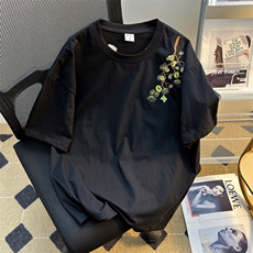 黑色