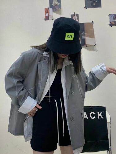 轮廓西装外套图片