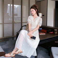 法式复古纯色V领连衣裙女2025夏季新款高级感气质显瘦长裙子，女装连衣裙，2C307