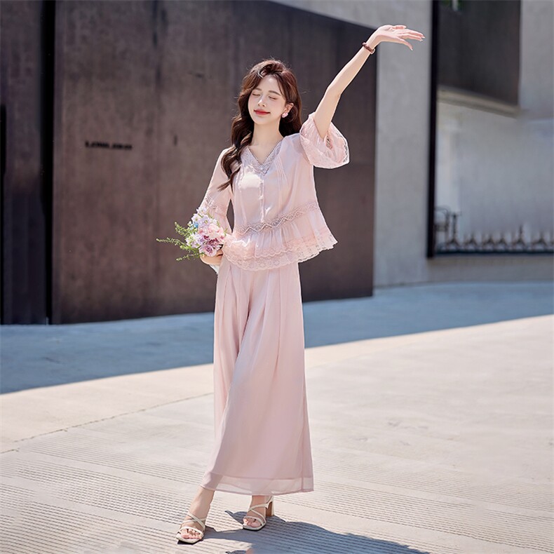 粉色洋气温柔套装女2026夏新款喇叭袖蕾丝拼接上衣阔腿裤裙两件套,女装套装/套裙,水衣源