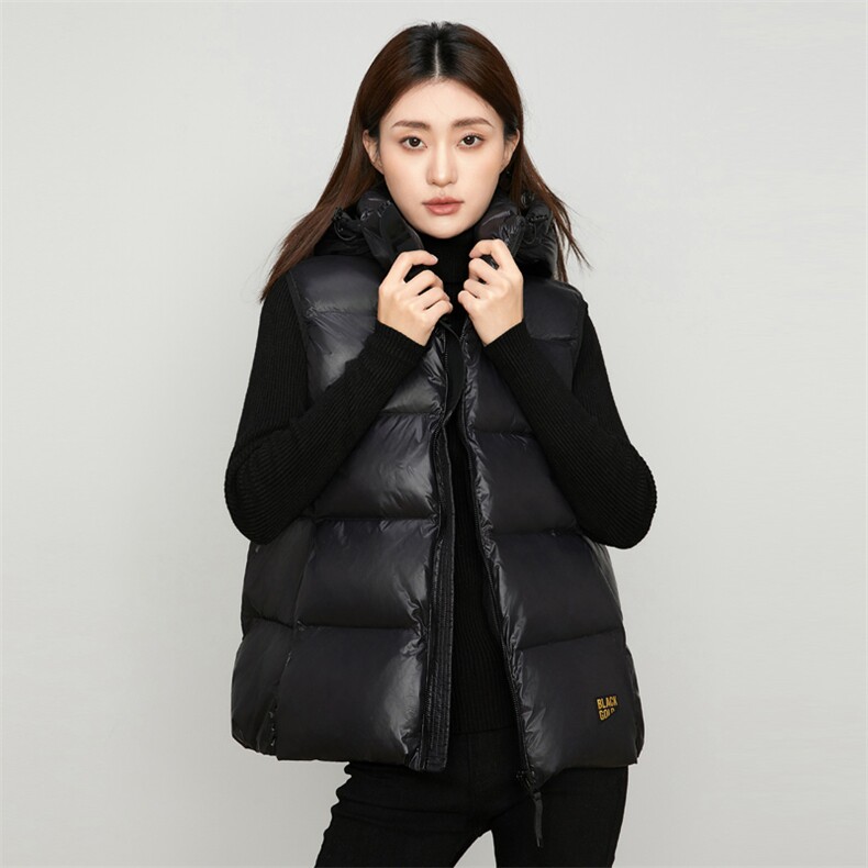 时尚保暖黑金羽绒服马甲外套男女同款连帽立领设计轻薄显瘦冬季必备单品,女装羽绒服,曼琳思菲