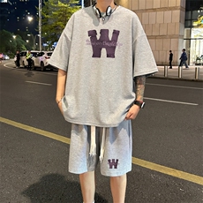 灰色