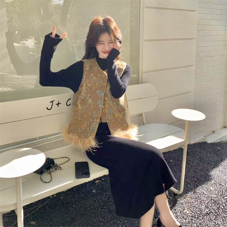 2026年新中式加棉雪尼尔绒质感提花纹理可拆卸毛条马甲两件套,女装套装/套裙,茵姿媚