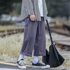 深灰色