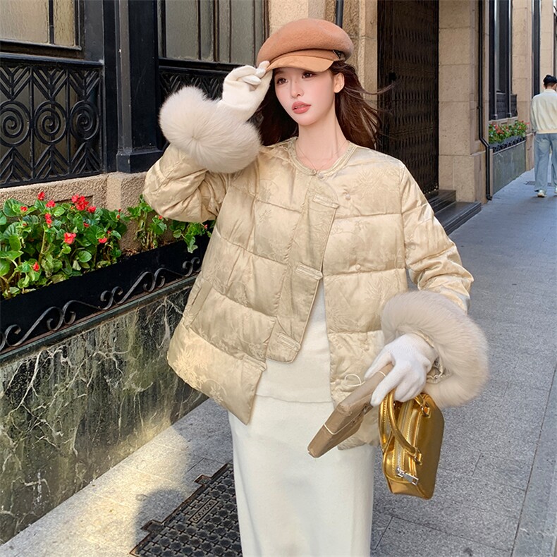 现货！（90新标带检）人丝提花新中式圆领狐狸毛贵气优雅羽绒服女,女装羽绒服,水衣源