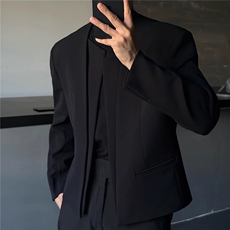 黑色