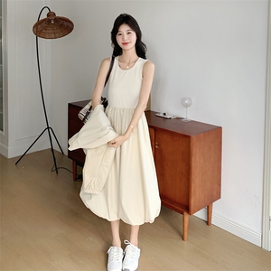 松弛感杏色工装套装裙女春秋2025年新款又a又飒穿搭背心裙两件套图片
