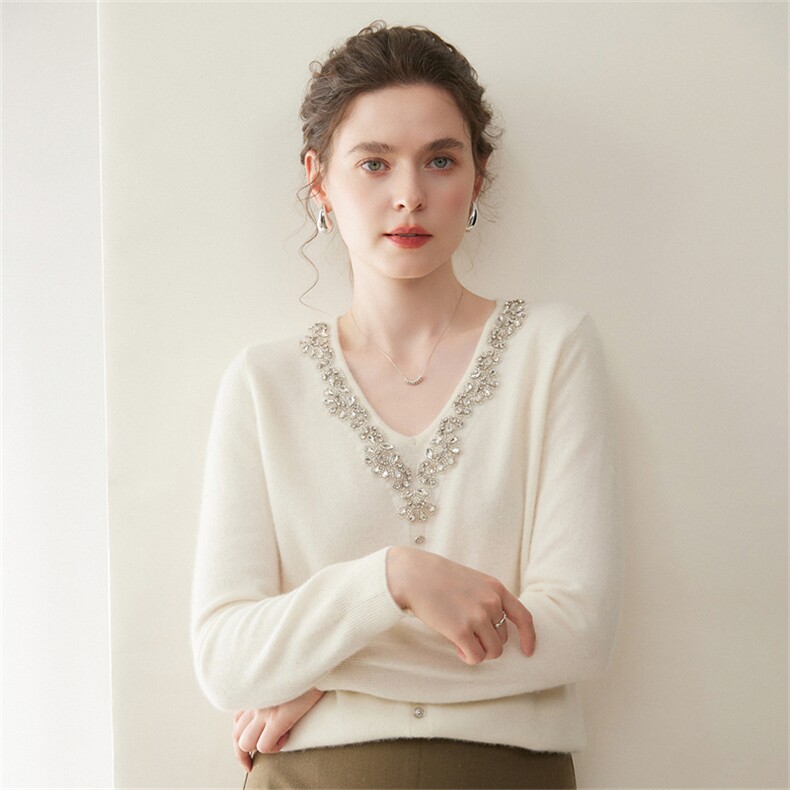重工镶钻高级感山羊绒衫针织毛衣女V领长袖上衣宽松羊毛衫打底，女装羊绒衫，澳煜绒
