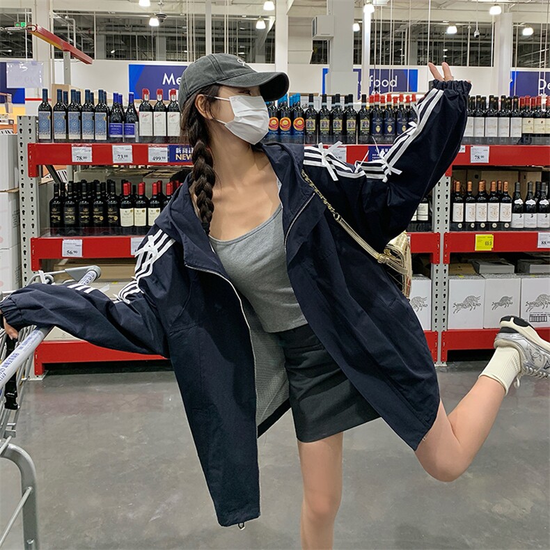~藏青色设计款蝴蝶结冲锋衣,女装短外套,2C283