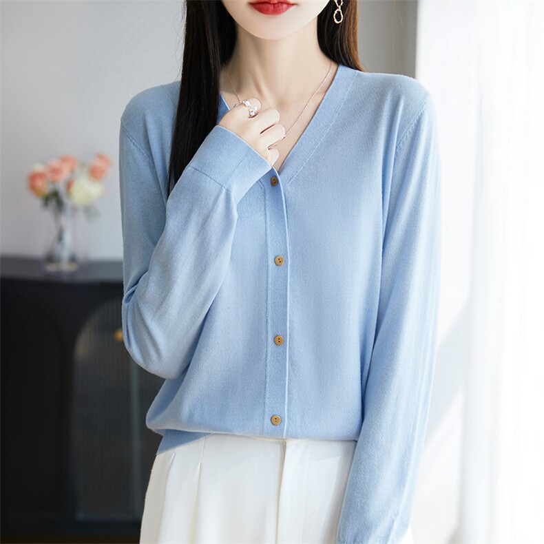 韩系彩扣精纺细毛针织开衫女外套毛衣25早秋长袖轻暖外搭小衫上衣,女装蕾丝衫/雪纺衫,暖烁羊绒