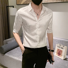 白色