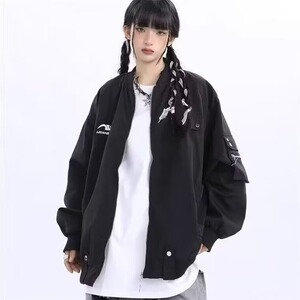 原宿ins潮流流行简约慵懒气质日系新款刺绣小牛津防水工装夹克图片