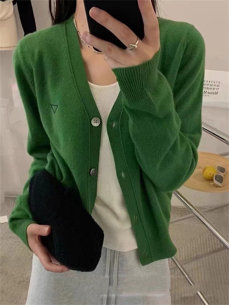 气质简约薄款刺绣针织开衫女春秋宽松V领毛衣外套短款,针织衫/毛衣,半城羊绒