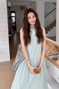 2025年夏季新款韩版时尚百搭显瘦无袖连衣裙女设计感小众裙子长裙图片