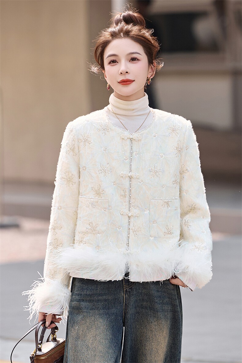 现货，2025年潮冬季真狐狸毛重工刺绣钉珠短款新中式羽绒服新款,女装羽绒服,艾仟回(原伊仟回)