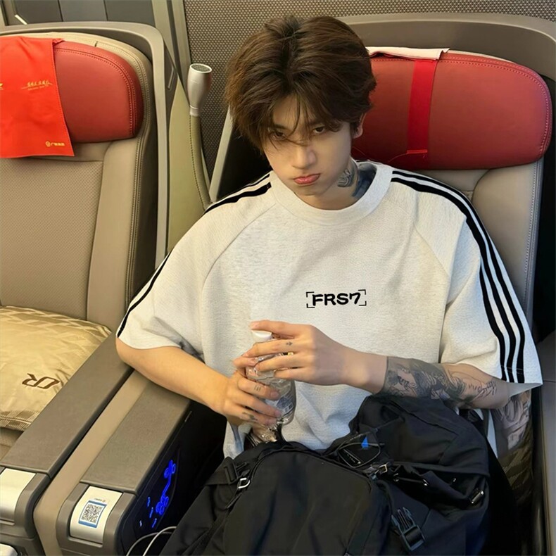 抖音得物高品质二开240克宽松纯棉美式潮牌三条杠织带短袖T恤，男装T恤，电商A486