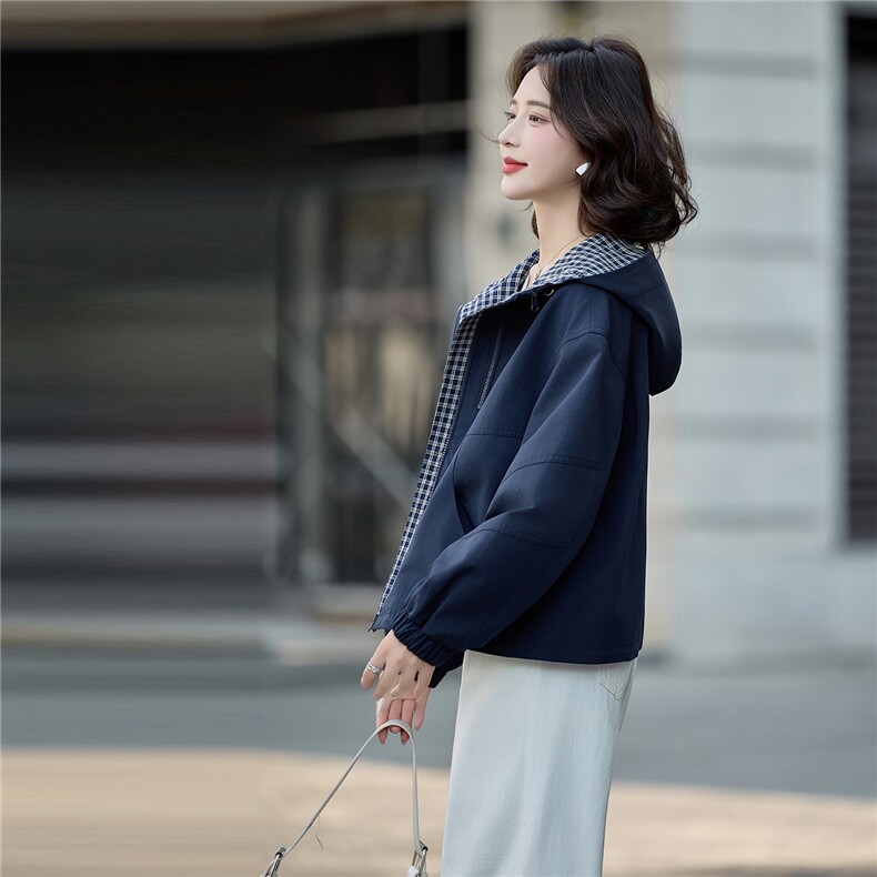 通勤长袖连帽插肩袖格子拼接连帽风衣女,女装短外套,微微衣阁