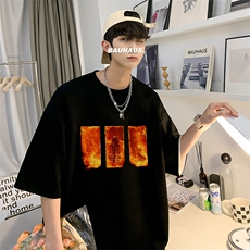 黑色