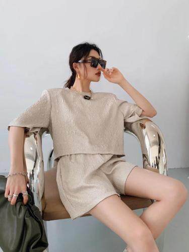 夏季新款肌理感短款套装现货供应，女装职业装，AUDREY WANG