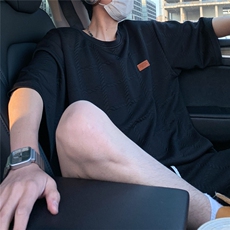 黑色