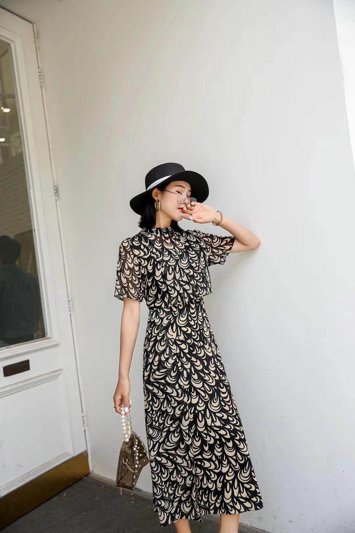 碎花气质连衣裙，女装连衣裙，蓝芝衣秀