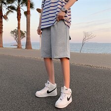 浅灰色