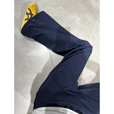 藏青色