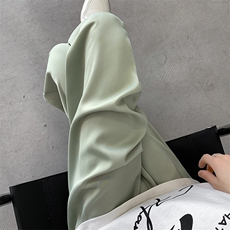 草绿色