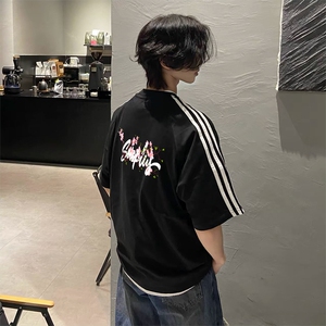 抖音得物高品质二开240克宽松纯棉美式潮牌三条杠织带短袖T恤图片