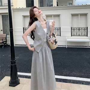 松弛感复古格子无袖马甲半身裙套装女夏季2026新款通勤气质两件套图片