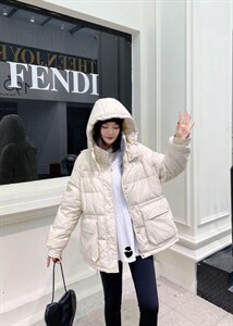 新款羽绒服图片