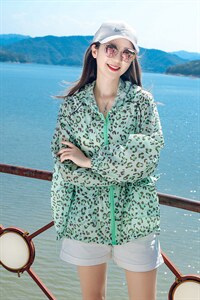 豹纹防晒衣薄款长袖短外套女春夏2022新款宽松百搭韩版洋气ins潮图片