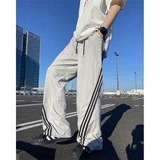 灰色