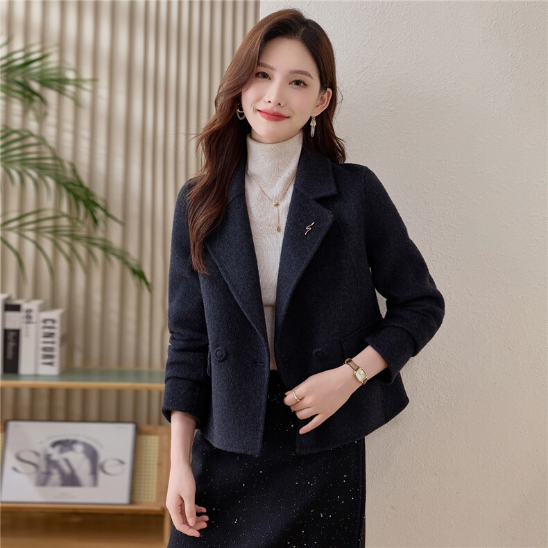 2025冬季宽松显瘦大码小个子法式小香风毛呢外套羊毛外套女带胸针,女装毛呢外套,众宇琦