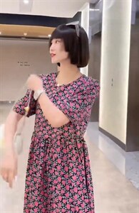 新款韩版时尚玫瑰花连衣裙图片