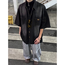 黑色