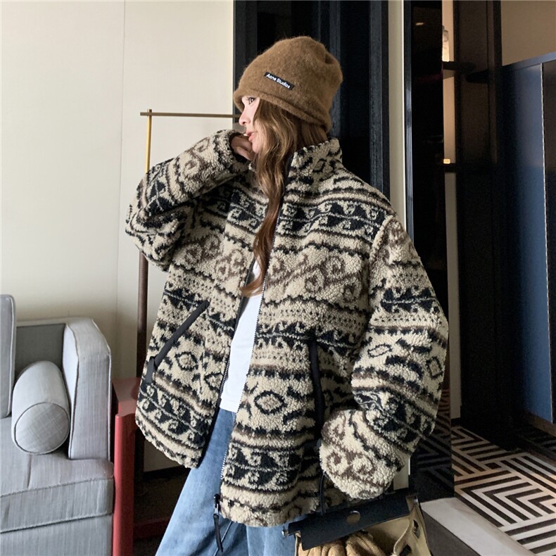 费尔岛风羊羔毛外套女2025冬季短款皮毛一体立领减龄显瘦毛绒外套,女装短外套,2C111