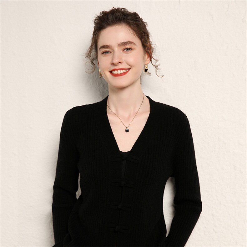 2024春秋装新款复古盘扣纯色修身时尚显瘦长袖35%羊绒衫，女装羊绒衫，绒源之鑫