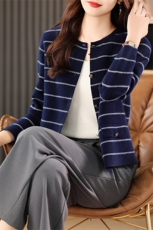 条纹撞色羊毛开衫女2024春秋新款宽松显瘦气质短款，女装羊毛衫，旭驰羊绒