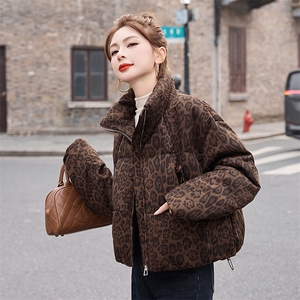 时尚豹纹面包服立领羽绒服女2024冬季新款宽松洋气短款白鸭绒外套图片