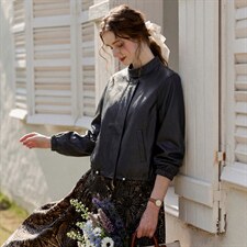 【春季女装新款】大量现货时尚休闲宽松立领短款皮衣外套，女装皮衣，缘衣格