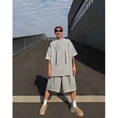 灰色
