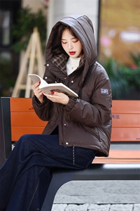 时尚格纹拼接连帽短款羽绒服女2025冬季加厚保暖小个子白鸭绒外套图片