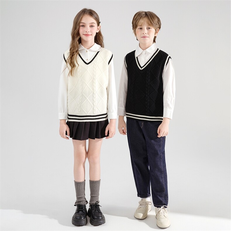 2025年新款时尚百搭通勤加厚绞花儿童马甲，童装马甲，牧皓研