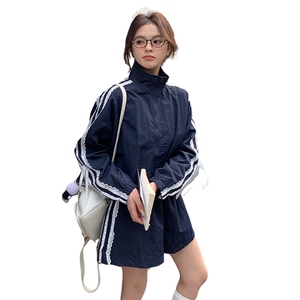 miu系蕾丝拼接三道杠运动套装女2025春季新款韩系学院风ootd穿搭图片