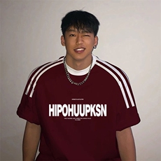 酒红色